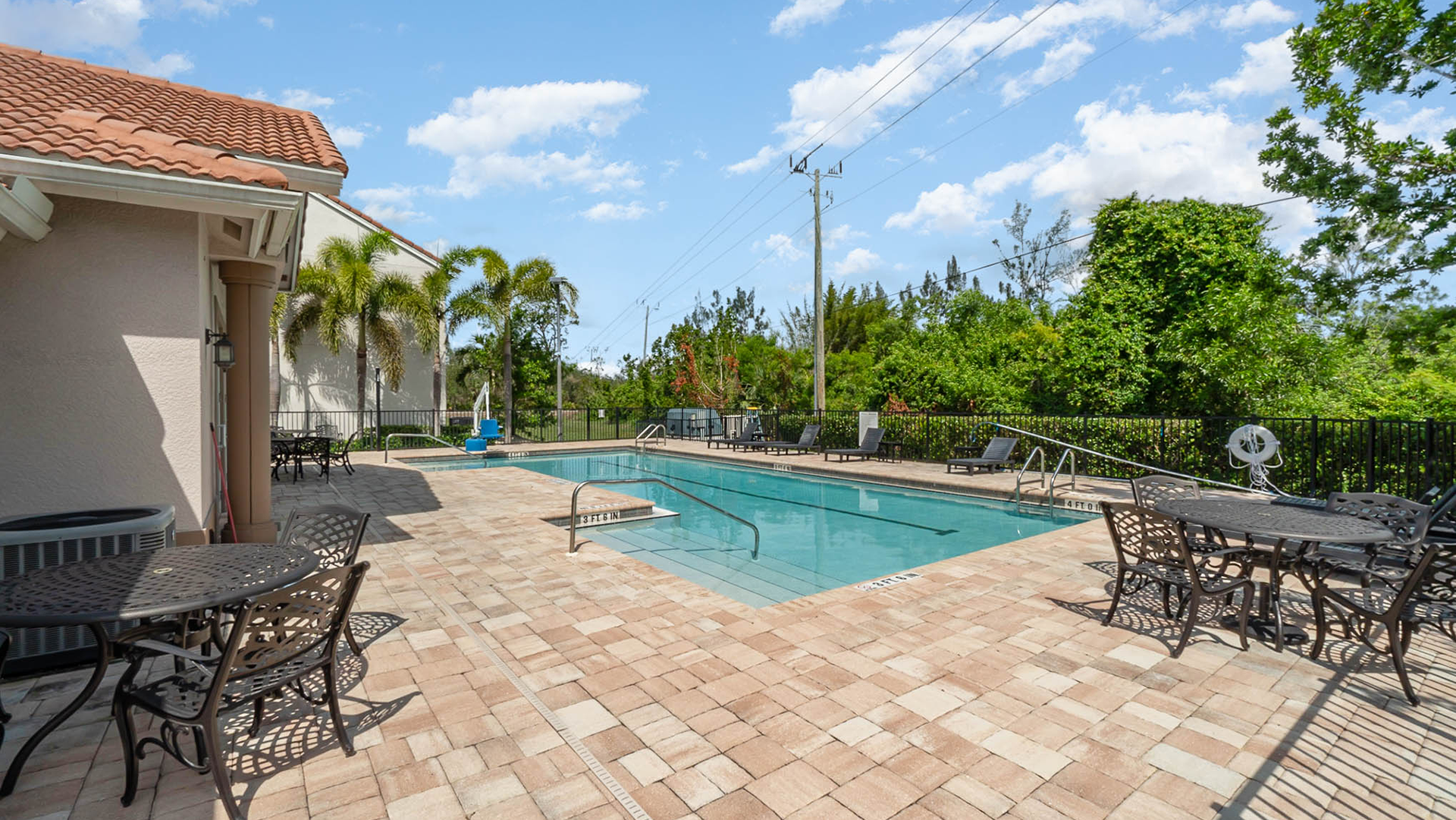 Greenwood Villas_Hero Banner_Community Pool