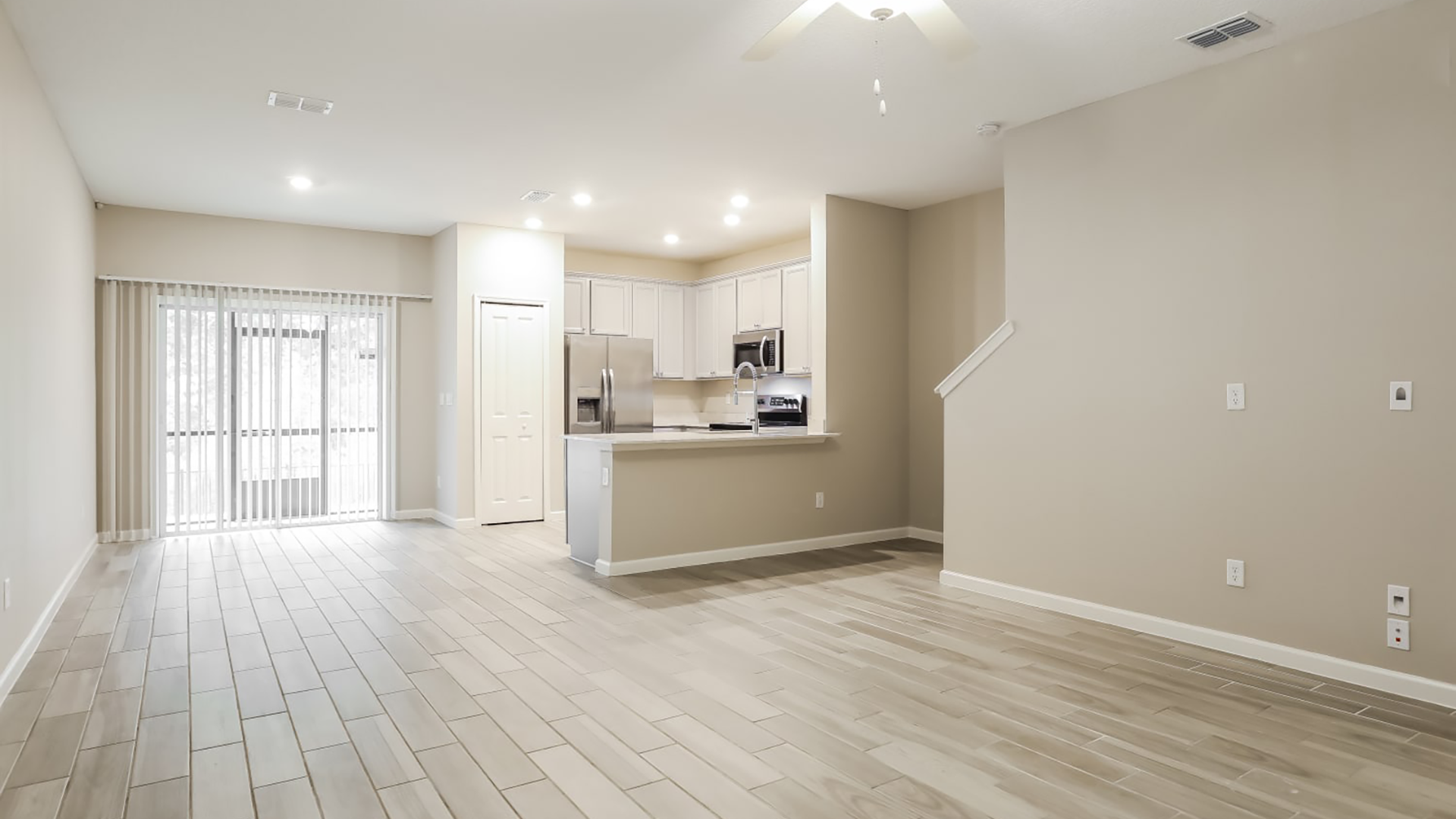 Grove Point_Hero Banner_Living Room
