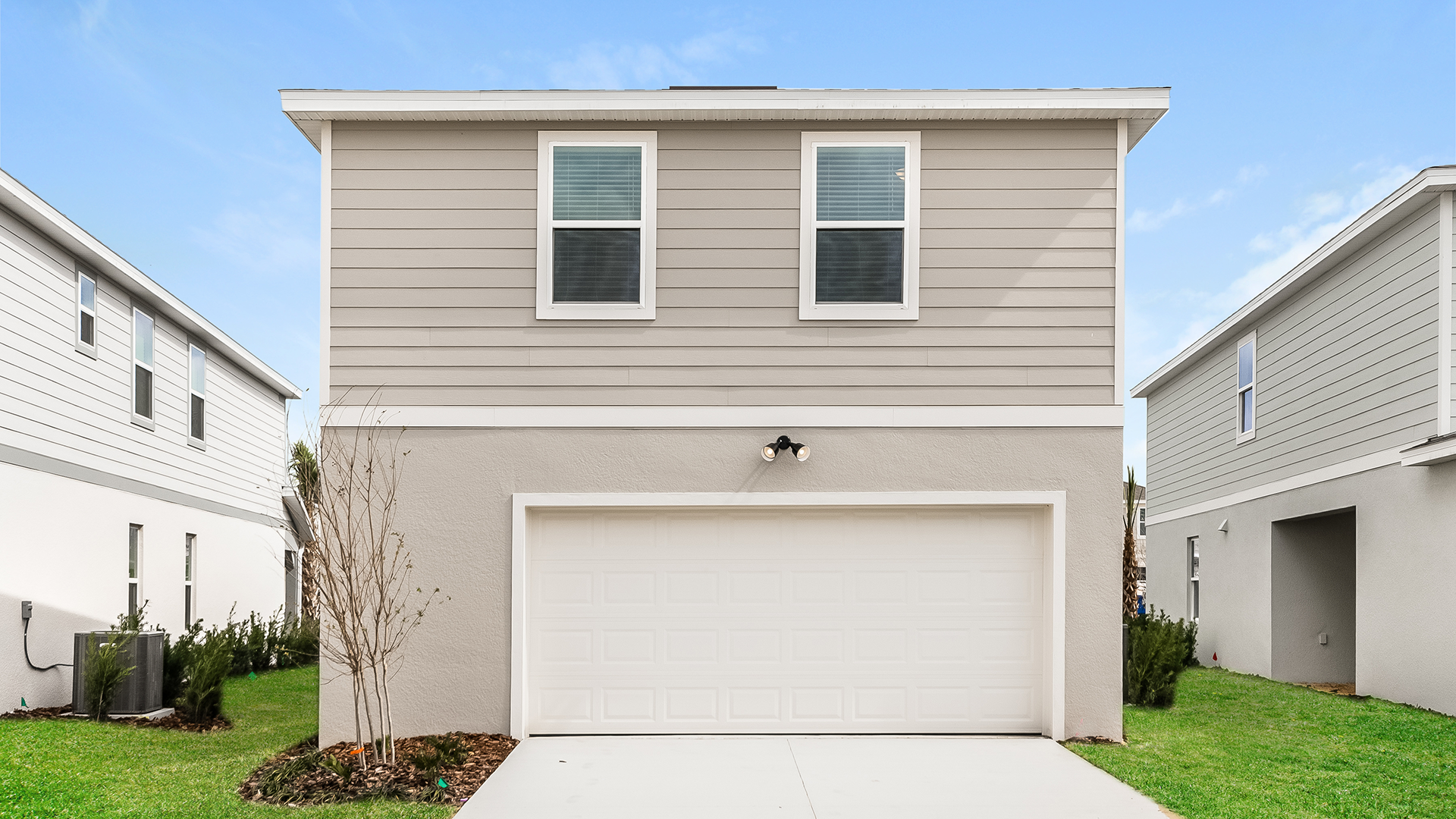 016-photo-rear-view-14324304