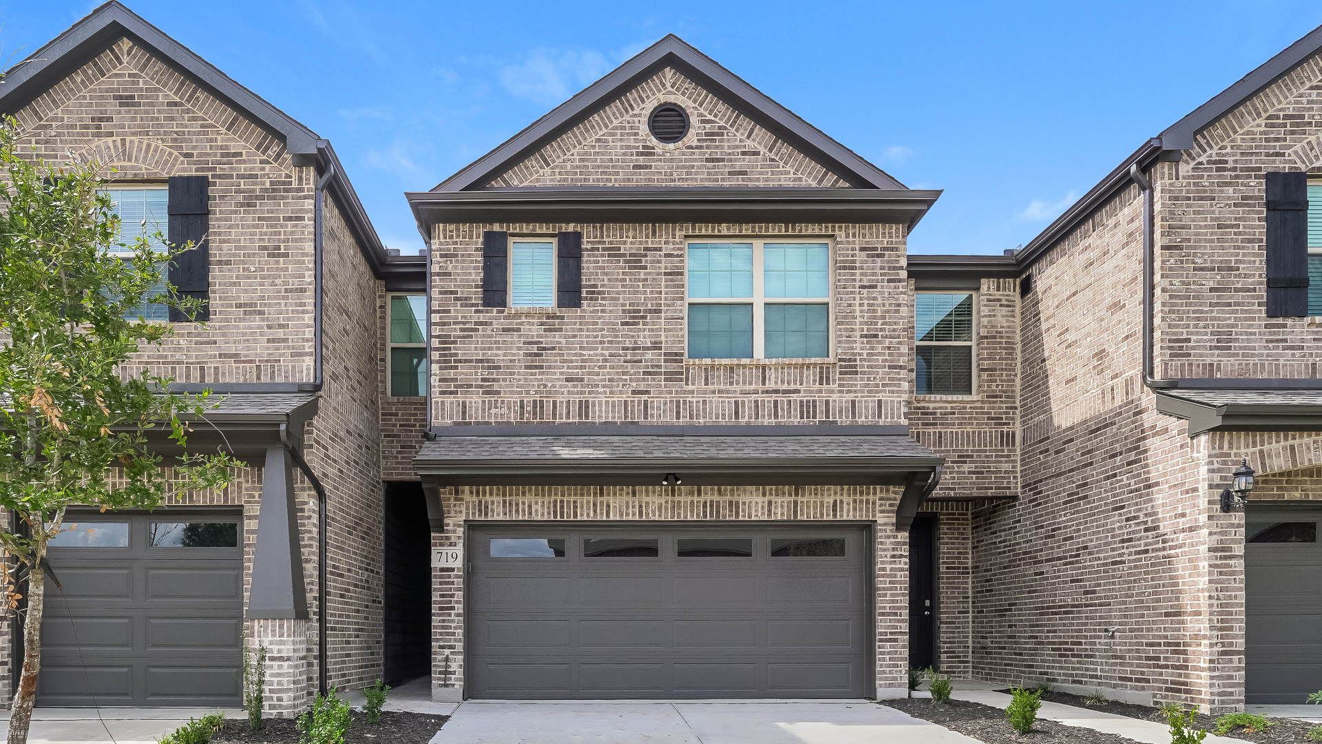 Bluebonnet Trail Townhomes_Hero Banner_FOH5