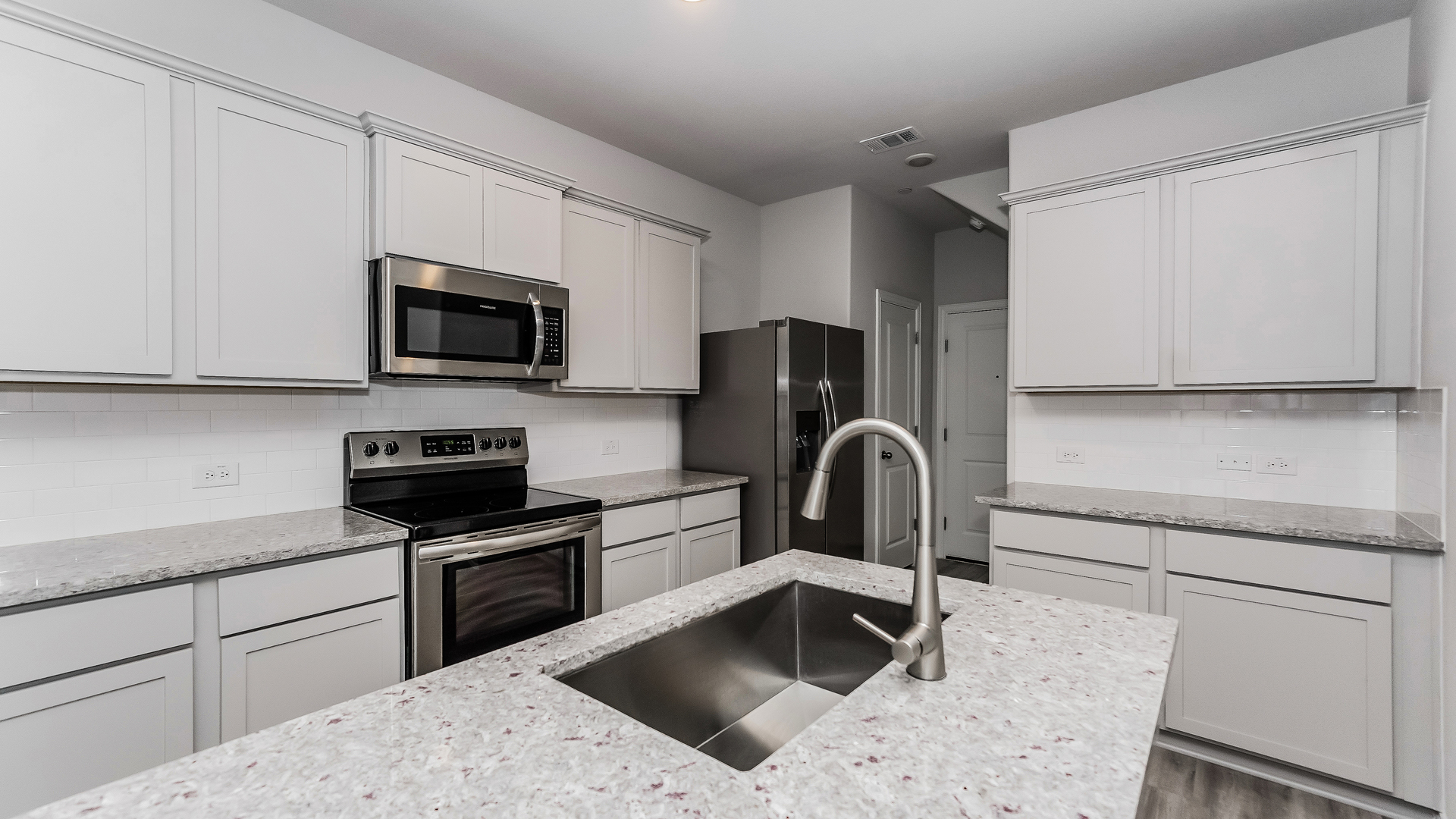 Bluebonnet Trail Townhomes_Hero Banner_Kitchen