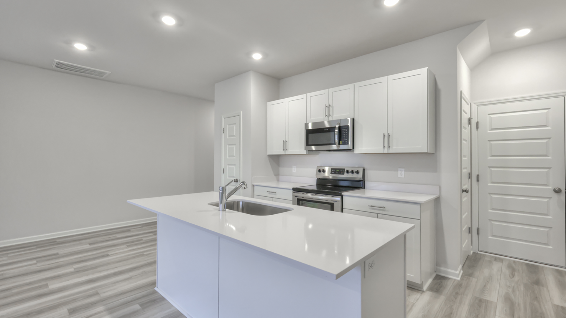 1082 Townhomes_Hero Banner_Kitchen3