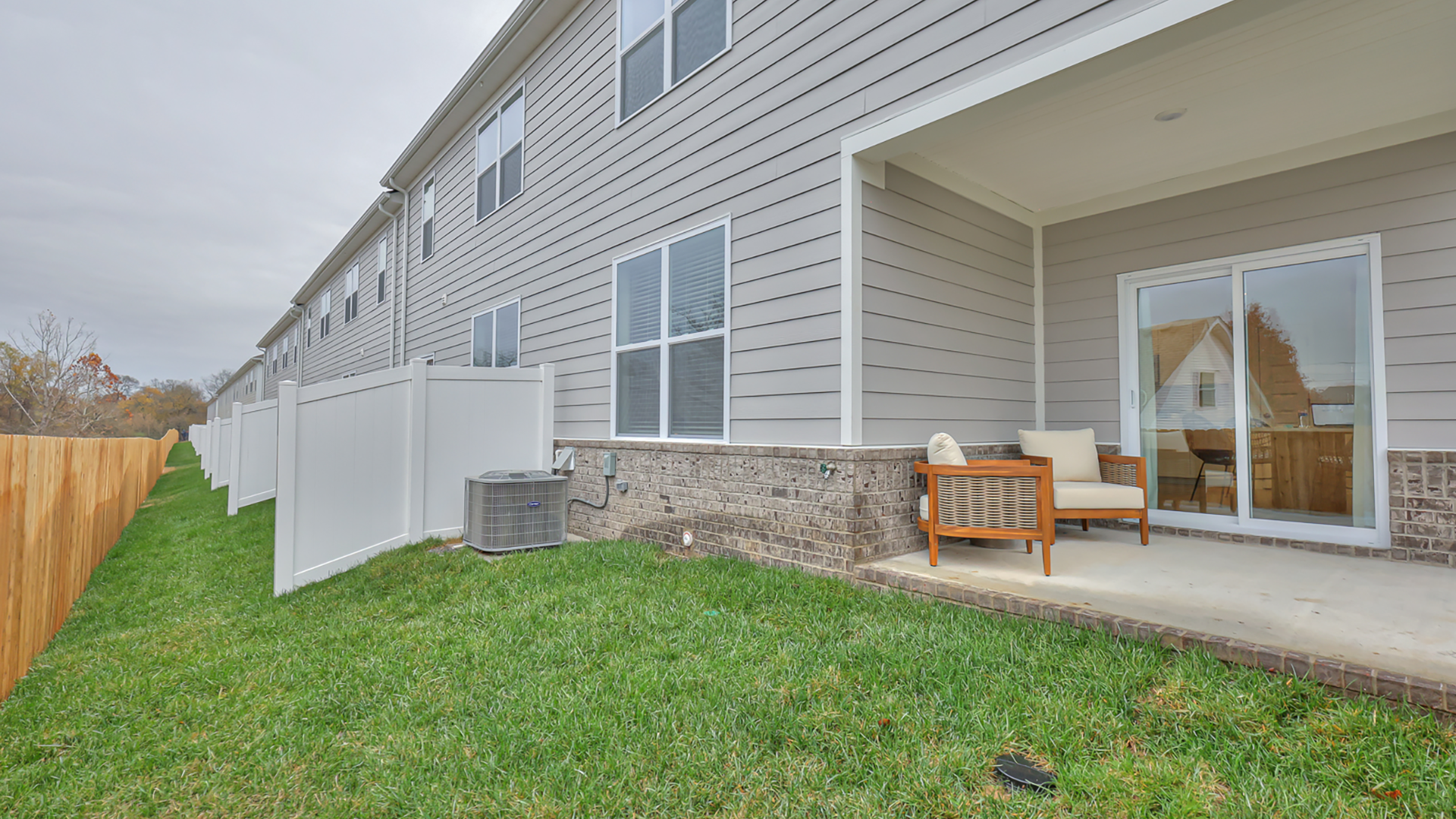 1082 Townhomes_Hero Banner_Private Backyard