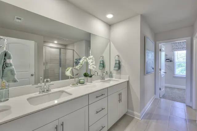 White & bright bathrooms